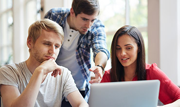TKJ adalah singkatan dari Teknik Komputer Jaringan, yaitu jurusan di Sekolah Menengah Kejuruan (SMK) yang mempelajari ilmu-ilmu teknik komputer dan jaringan. Jurusan ini termasuk dalam bidang keahlian Teknologi Informasi dan Komunikasi (TIK)